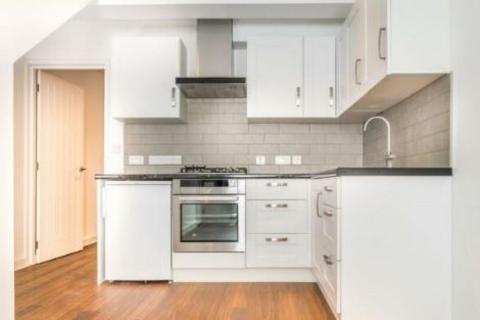 1 bedroom flat to rent, Bishopric, Horsham, RH12