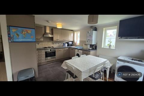 2 bedroom flat to rent, Tallow Close, Dagenham, RM9