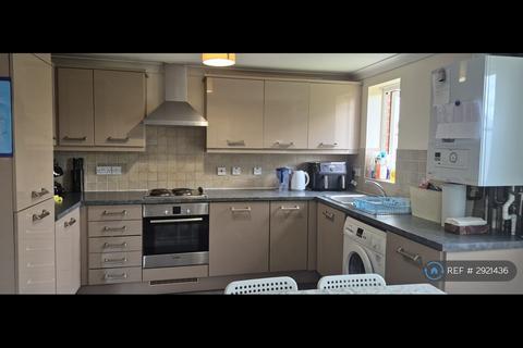 2 bedroom flat to rent, Tallow Close, Dagenham, RM9