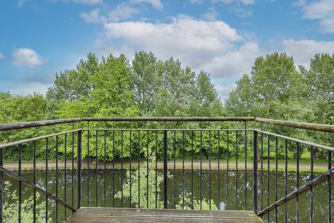 2 bedroom flat for sale, Narrowboat Wharf, Leeds, West Yorkshire, LS13