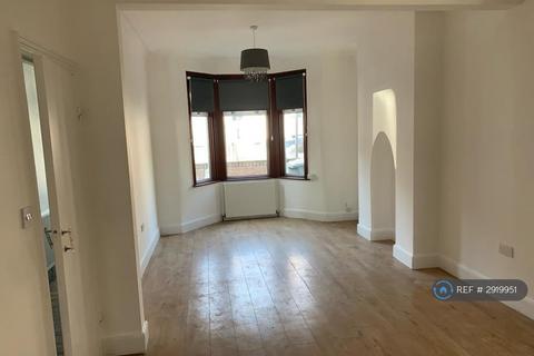 3 bedroom terraced house to rent, Norfolk Road, London, E6