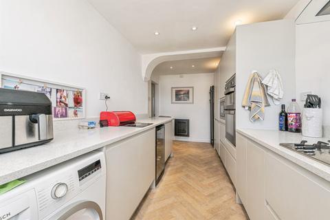 4 bedroom detached house for sale, Longlands Bank, Thongsbridge, HOLMFIRTH