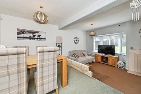 4 bedroom detached house for sale, Longlands Bank, Thongsbridge, HOLMFIRTH