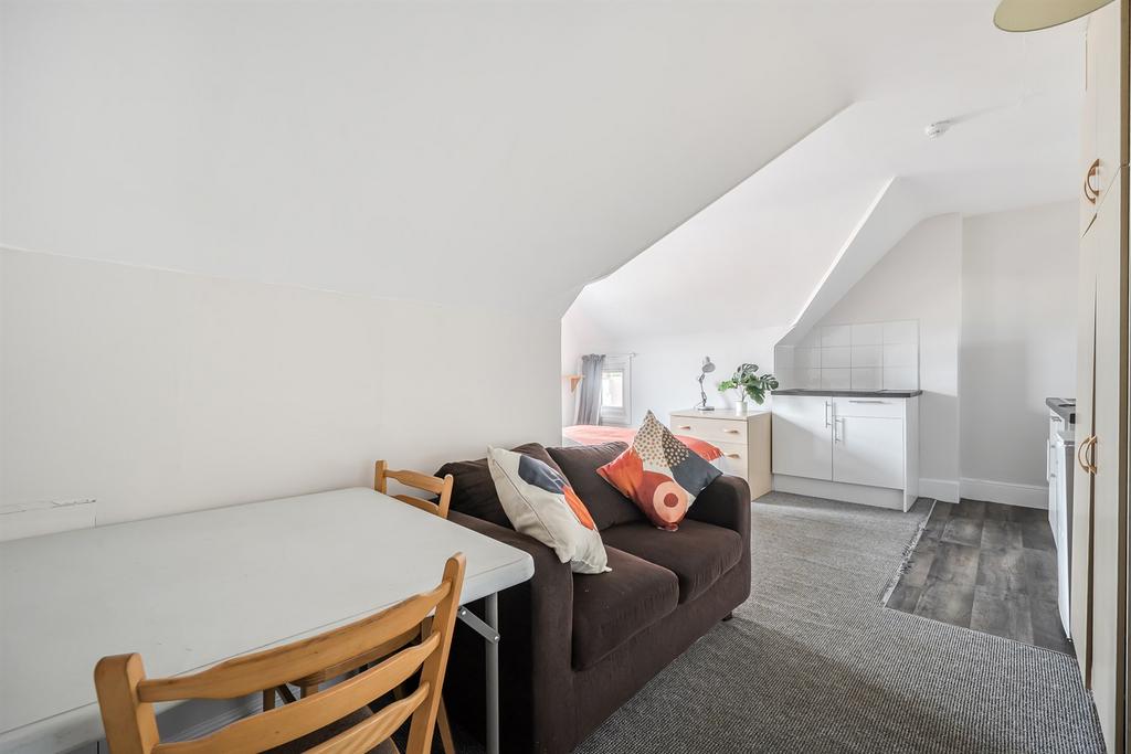 Apartment in Reading, Spring Gardens, Whitley - View 6