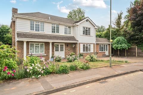 Robin Hill Drive, Kent, BR7