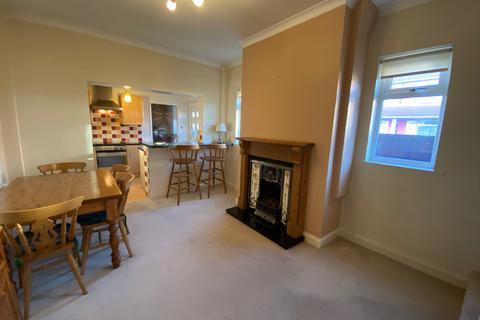 2 bedroom end of terrace house to rent, High Street, Chesterfield, S43