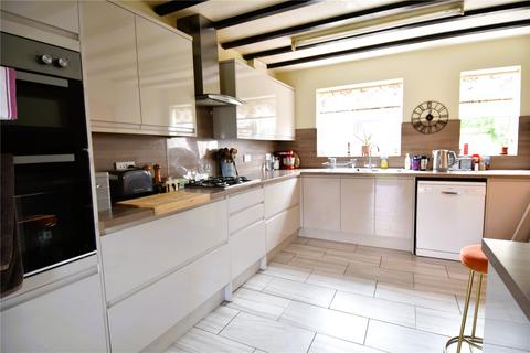 4 bedroom detached house for sale, Wharfedale Crescent, Droitwich, Worcestershire, WR9