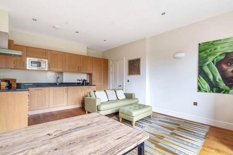 2 bedroom flat for sale, Langdon Park, Teddington, TW11