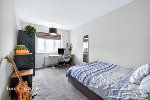 3 bedroom flat for sale, Opal Street, London