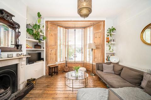 3 bedroom flat for sale, Moulins Road, London E9
