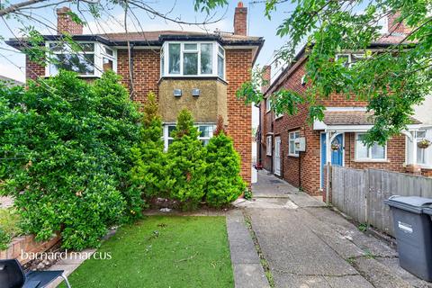 2 bedroom maisonette for sale, Staines Road, Feltham