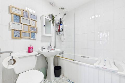1 bedroom apartment for sale, Quilter Road, Felixstowe, Suffolk, IP11