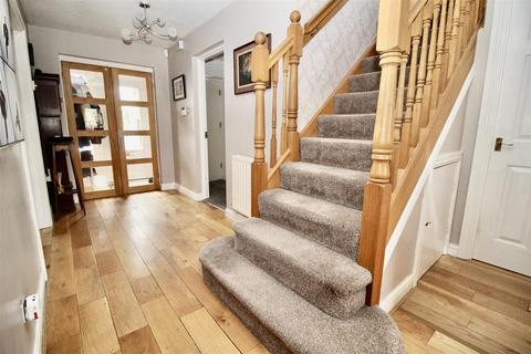 4 bedroom detached house for sale, Cutshill Close, Birmingham B36