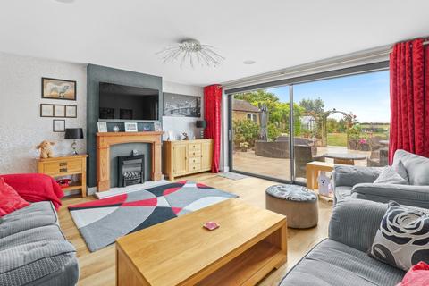 3 bedroom detached house for sale, Chalkshire Road, Aylesbury HP17