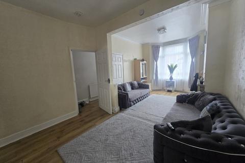 2 bedroom terraced house to rent, Eastbournia Avenue, Edmonton, N9