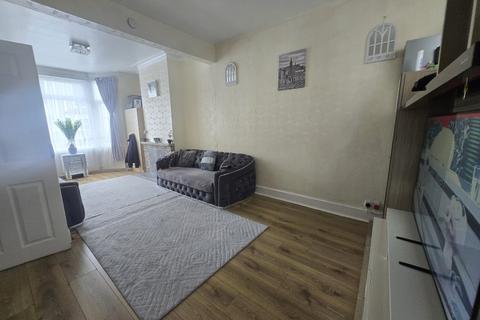 2 bedroom terraced house to rent, Eastbournia Avenue, Edmonton, N9