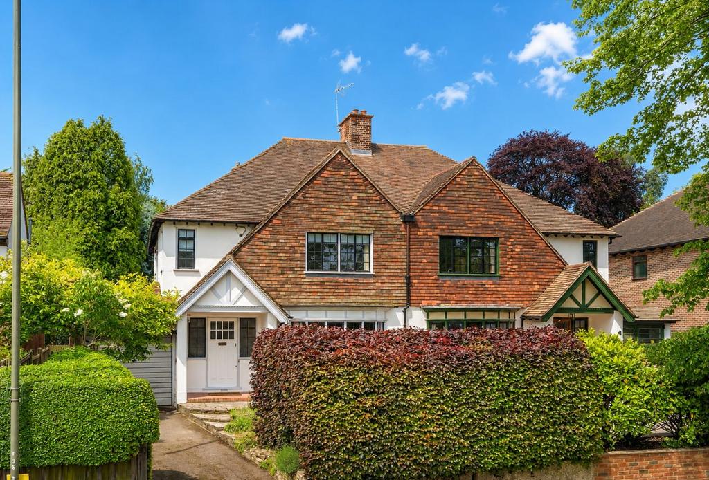Detached house exterior, garden