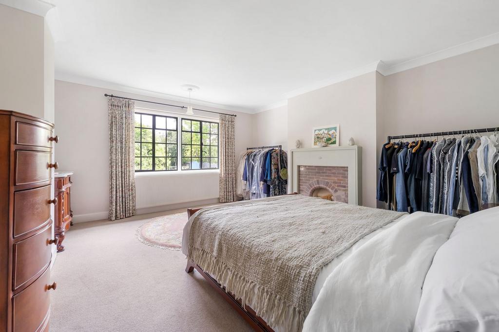 Bedroom, fireplace