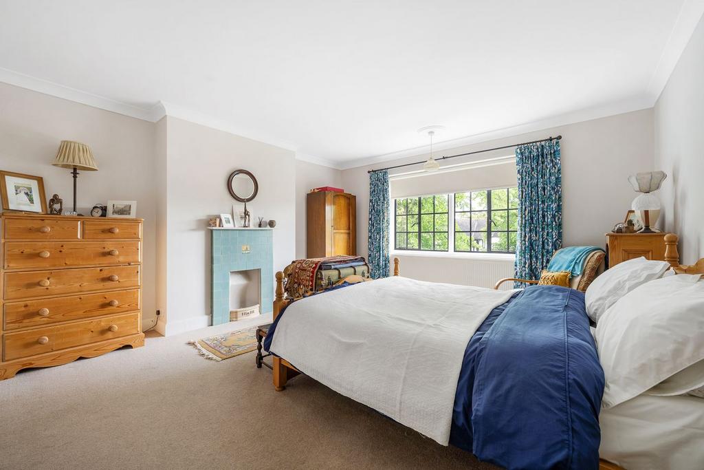 Bedroom, fireplace