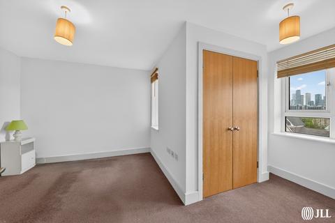 1 bedroom flat for sale, St. Davids Square London E14