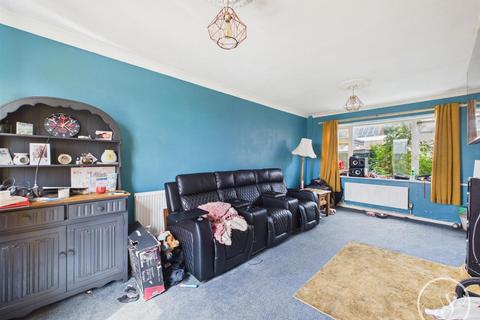 2 bedroom semi-detached house for sale, Barncroft Rise, Leeds