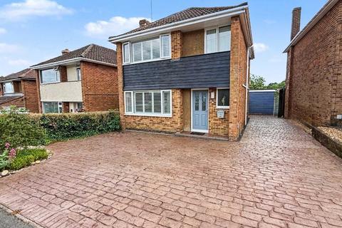 3 bedroom detached house for sale, 33 The Slade, Daventry, NN11 4HH