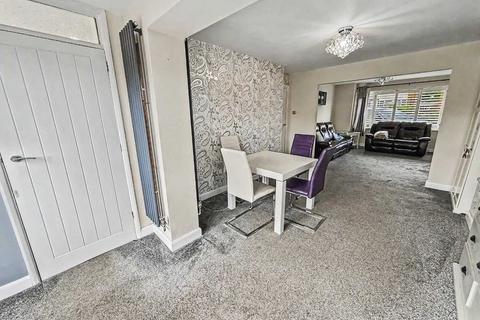 3 bedroom detached house for sale, 33 The Slade, Daventry, NN11 4HH
