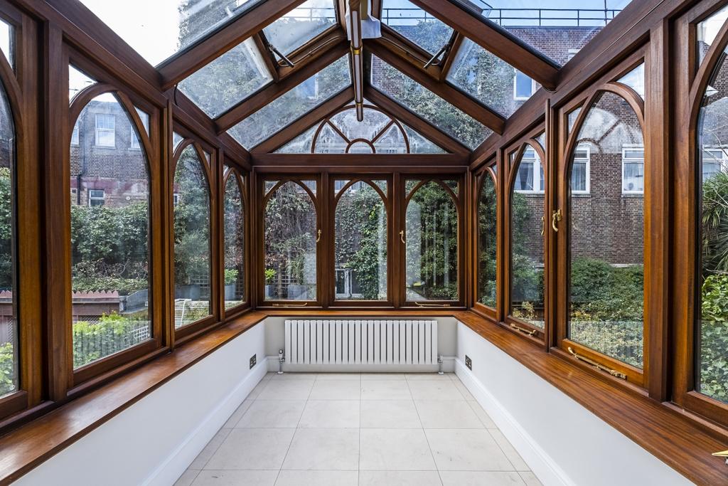House in London - View 3