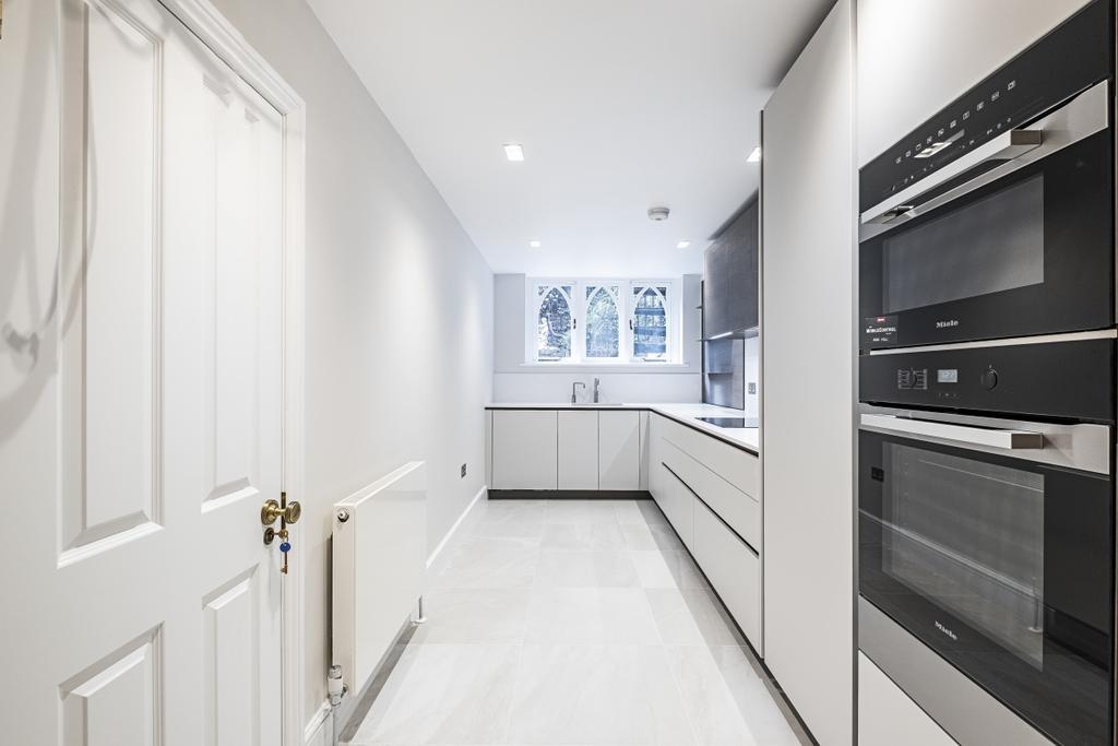 House in London - View 5