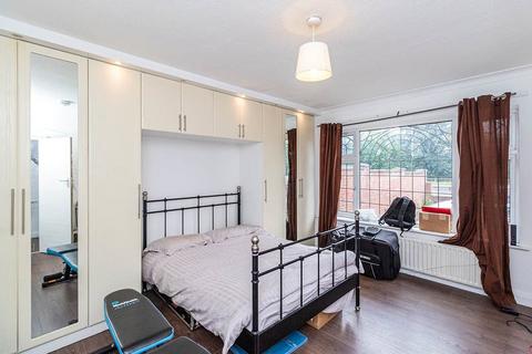 5 bedroom house to rent, Robin Hood Way, London SW15