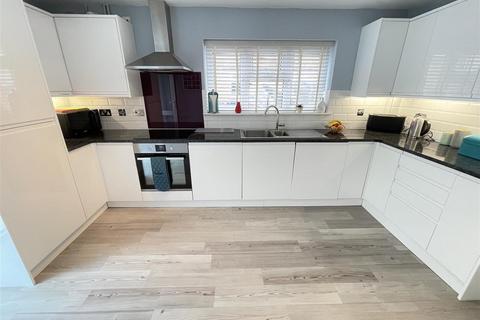 3 bedroom detached house for sale, Greenwood Avenue, Salisbury SP1