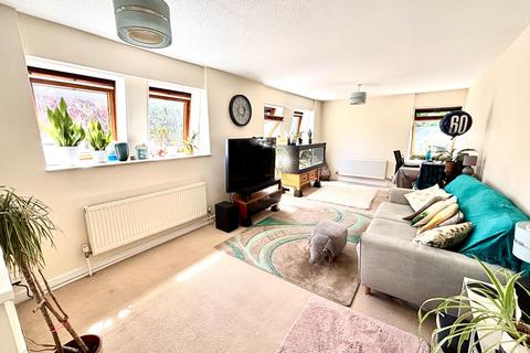 2 bedroom apartment for sale, Sandhills Court Sandhills Lane, Virginia Water, Surrey, GU25