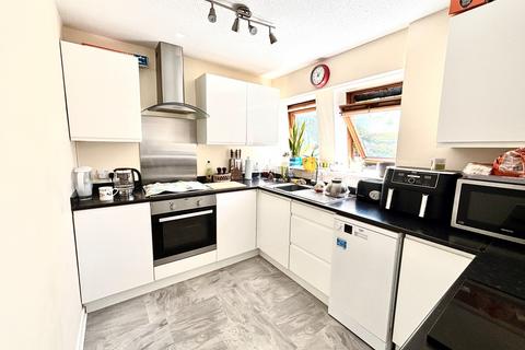 2 bedroom apartment for sale, Sandhills Court Sandhills Lane, Virginia Water, Surrey, GU25