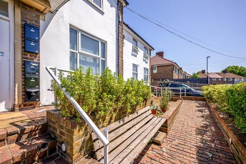 2 bedroom flat for sale, Churchdown, Bromley