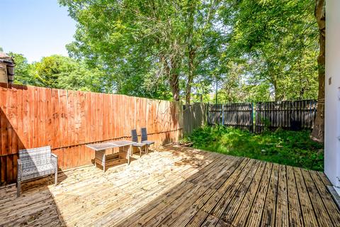 2 bedroom flat for sale, Churchdown, Bromley