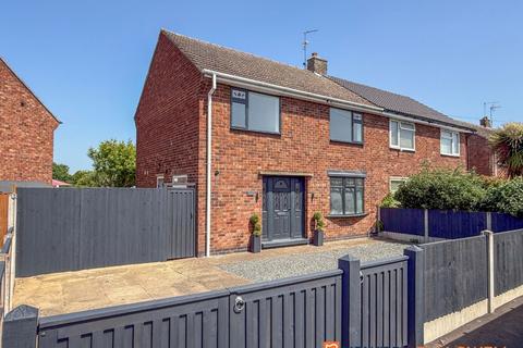 3 bedroom semi-detached house for sale, Cranmer Road, Newark NG24