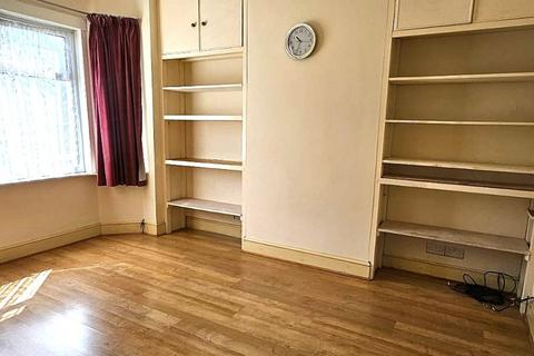 3 bedroom terraced house to rent, Alexandra Road, Hounslow, TW3