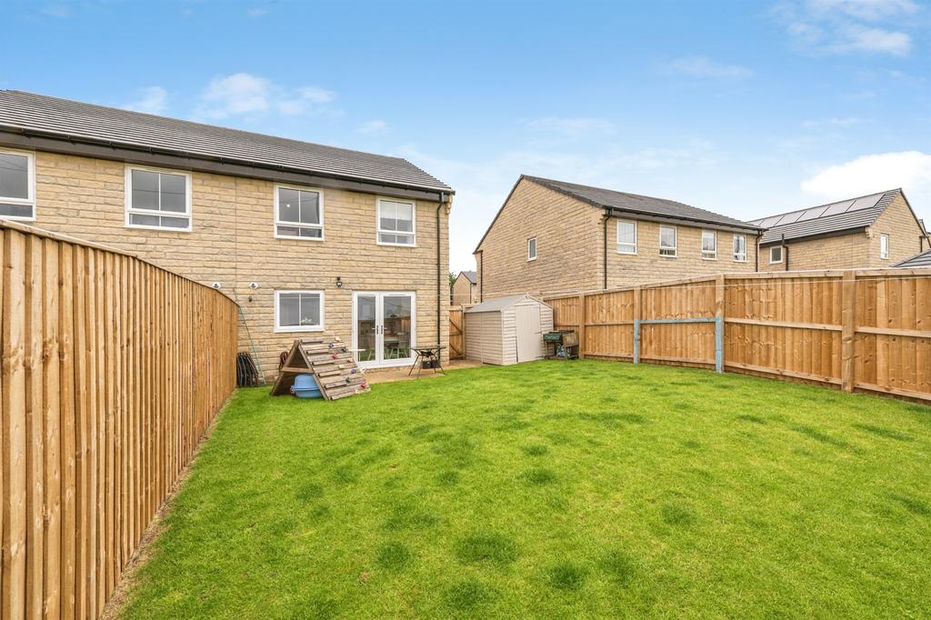 3 bedroom semi-detached house for sale