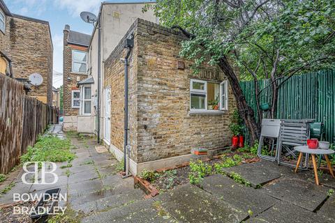 North Birkbeck Road, Leyton, E11