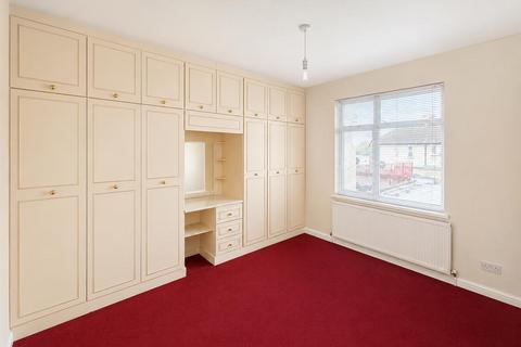 2 bedroom apartment to rent, Vicarage Farm Road, Hounslow TW5