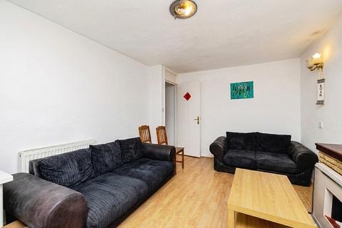 Bredhurst Close, London, SE20