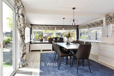3 bedroom detached house for sale, Merton Close, Bognor Regis PO21