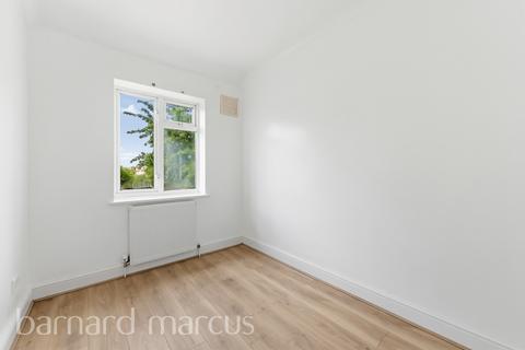 2 bedroom house to rent, Northumberland Crescent, FELTHAM