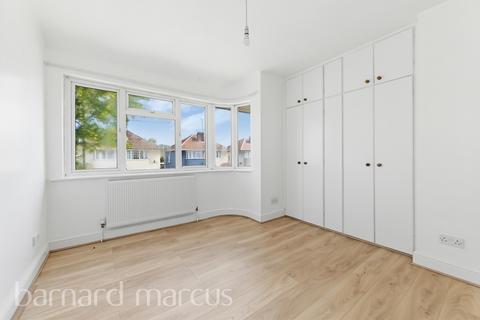 2 bedroom house to rent, Northumberland Crescent, FELTHAM