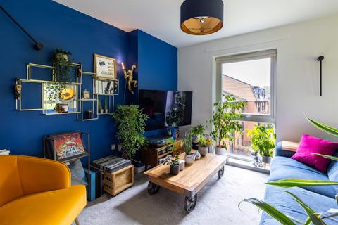 2 bedroom flat for sale, Capswell Court, Hitchin