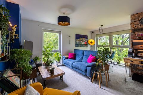 2 bedroom flat for sale, Capswell Court, Hitchin