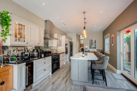 5 bedroom villa for sale, Avenue Road, Leamington Spa, Warwickshire CV31 3PY