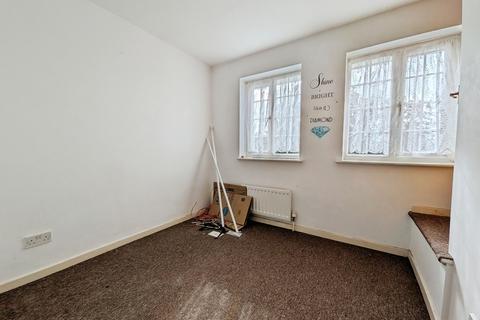 2 bedroom terraced house for sale, Anne Boleyn Close, Sheerness ME12