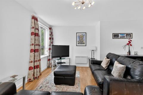2 bedroom apartment for sale, Drummond House, College Mews