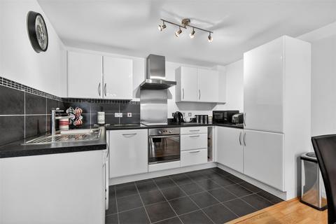 2 bedroom apartment for sale, Drummond House, College Mews